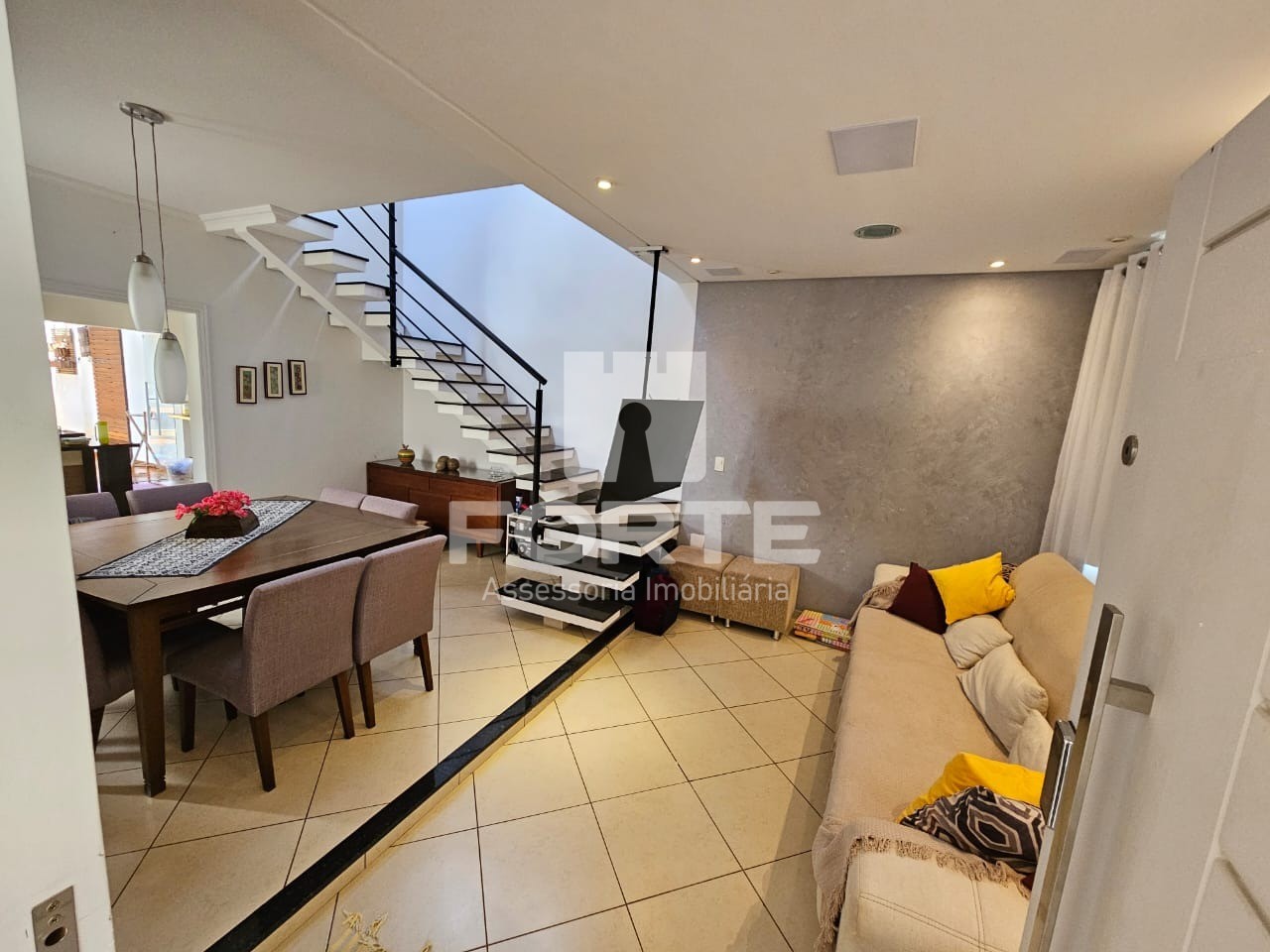 Casa à venda com 3 quartos, 200m² - Foto 2