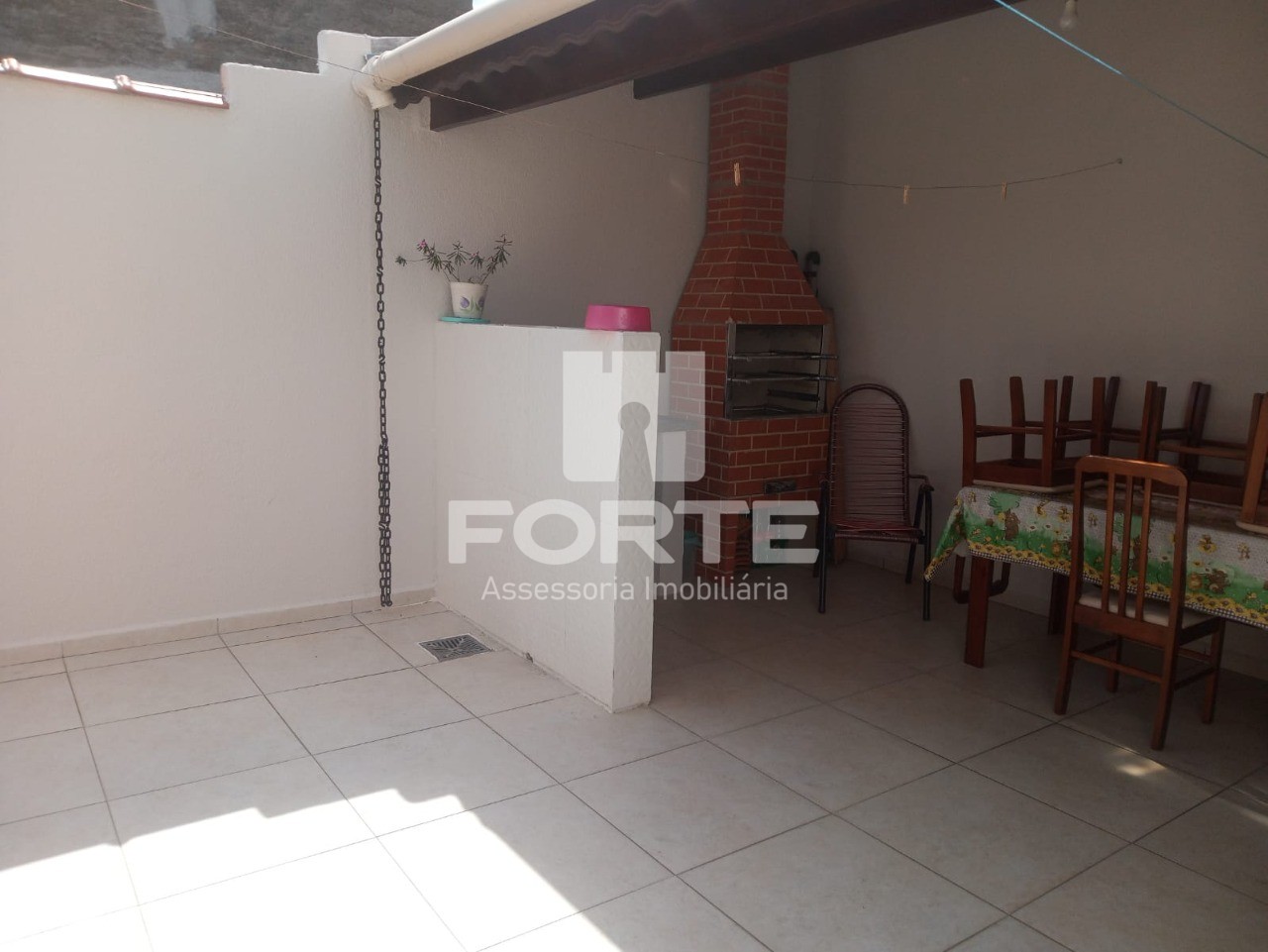 Casa à venda com 2 quartos, 49m² - Foto 2