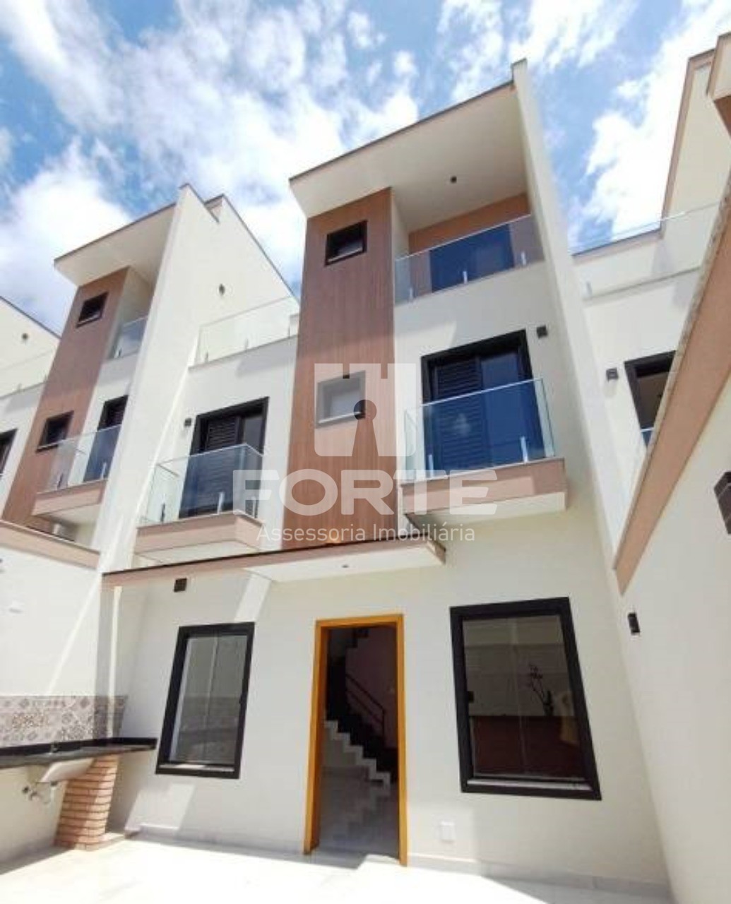 Casa à venda com 3 quartos, 103m² - Foto 1