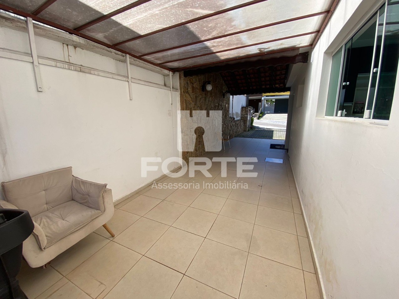 Casa à venda com 3 quartos, 250m² - Foto 8