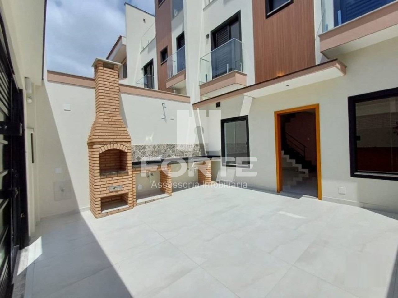 Casa à venda com 3 quartos, 103m² - Foto 2