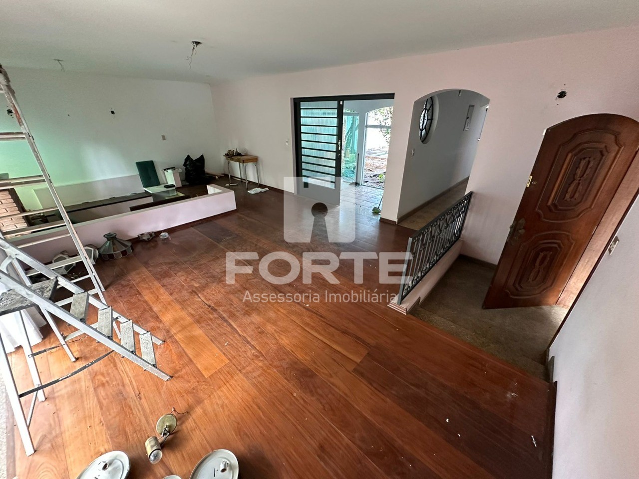 Casa para alugar com 3 quartos, 259m² - Foto 2