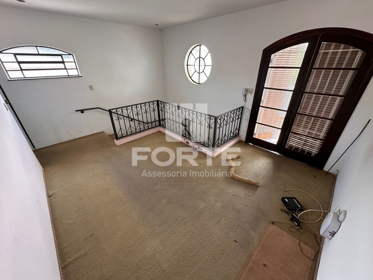 Casa para alugar com 3 quartos, 259m² - Foto 4