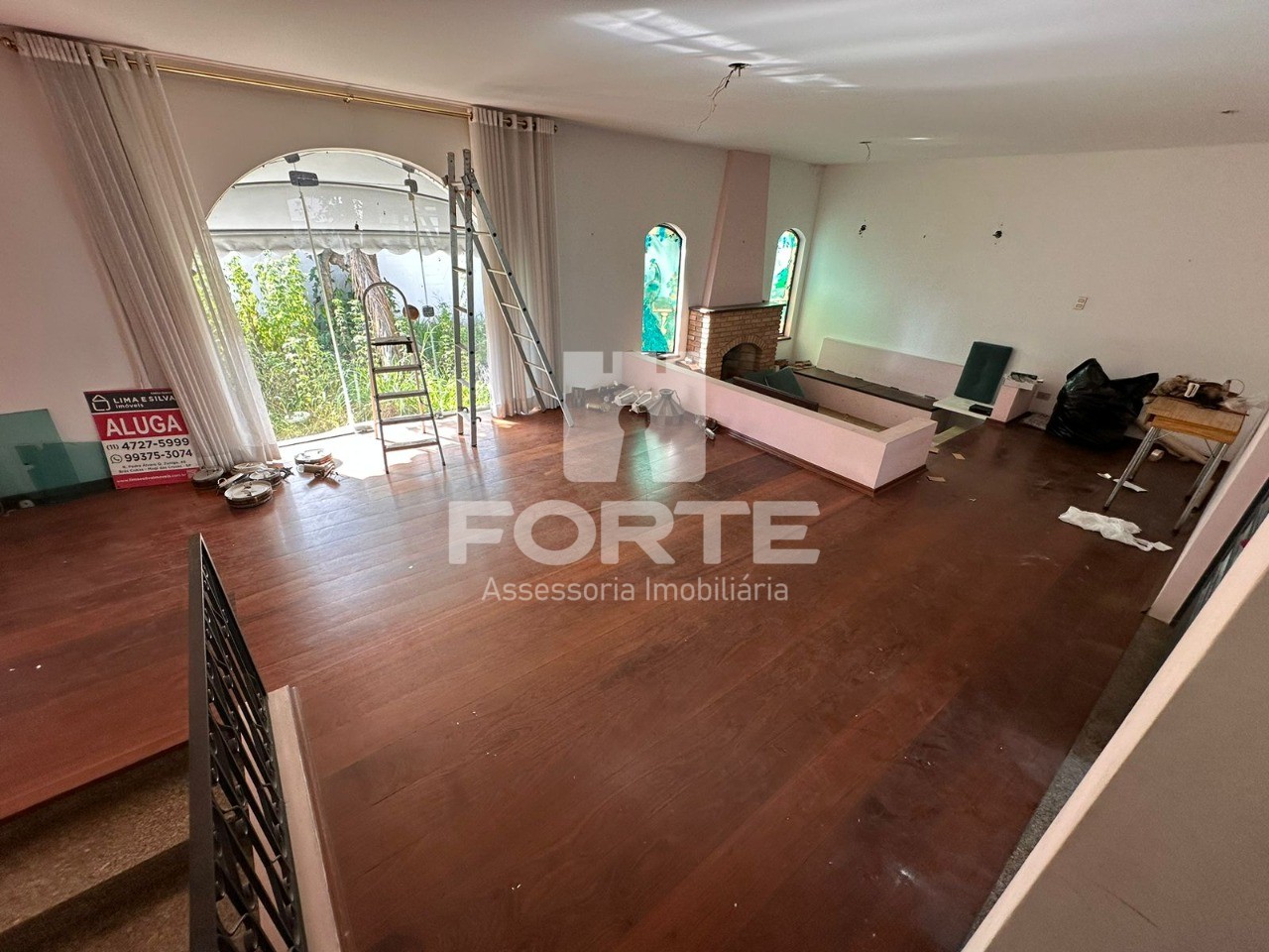 Casa para alugar com 3 quartos, 259m² - Foto 1