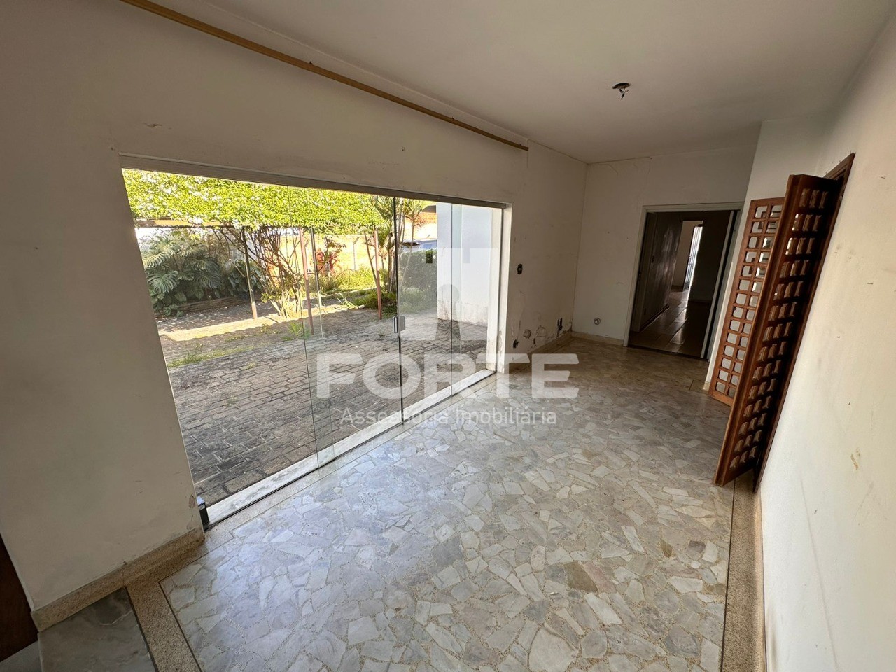 Prédio Inteiro para alugar com 3 quartos, 270m² - Foto 11