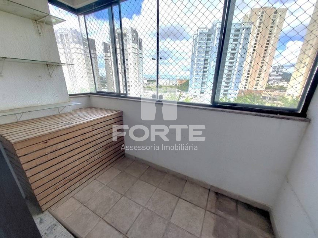 Apartamento à venda com 4 quartos, 146m² - Foto 2