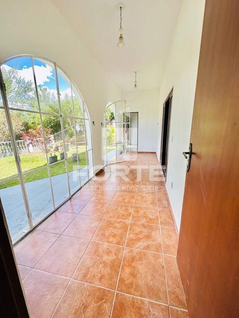 Casa à venda com 4 quartos, 1400m² - Foto 5