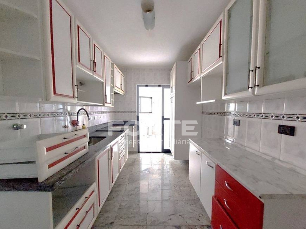 Apartamento à venda com 4 quartos, 146m² - Foto 5