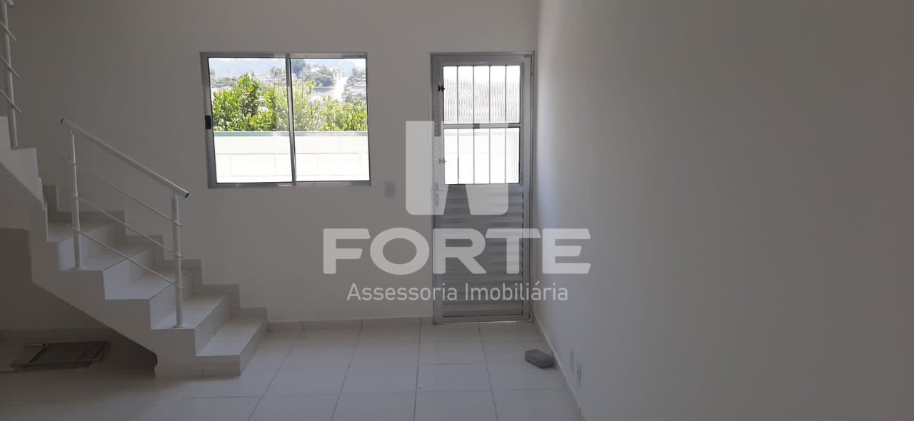 Casa à venda com 2 quartos, 59m² - Foto 2