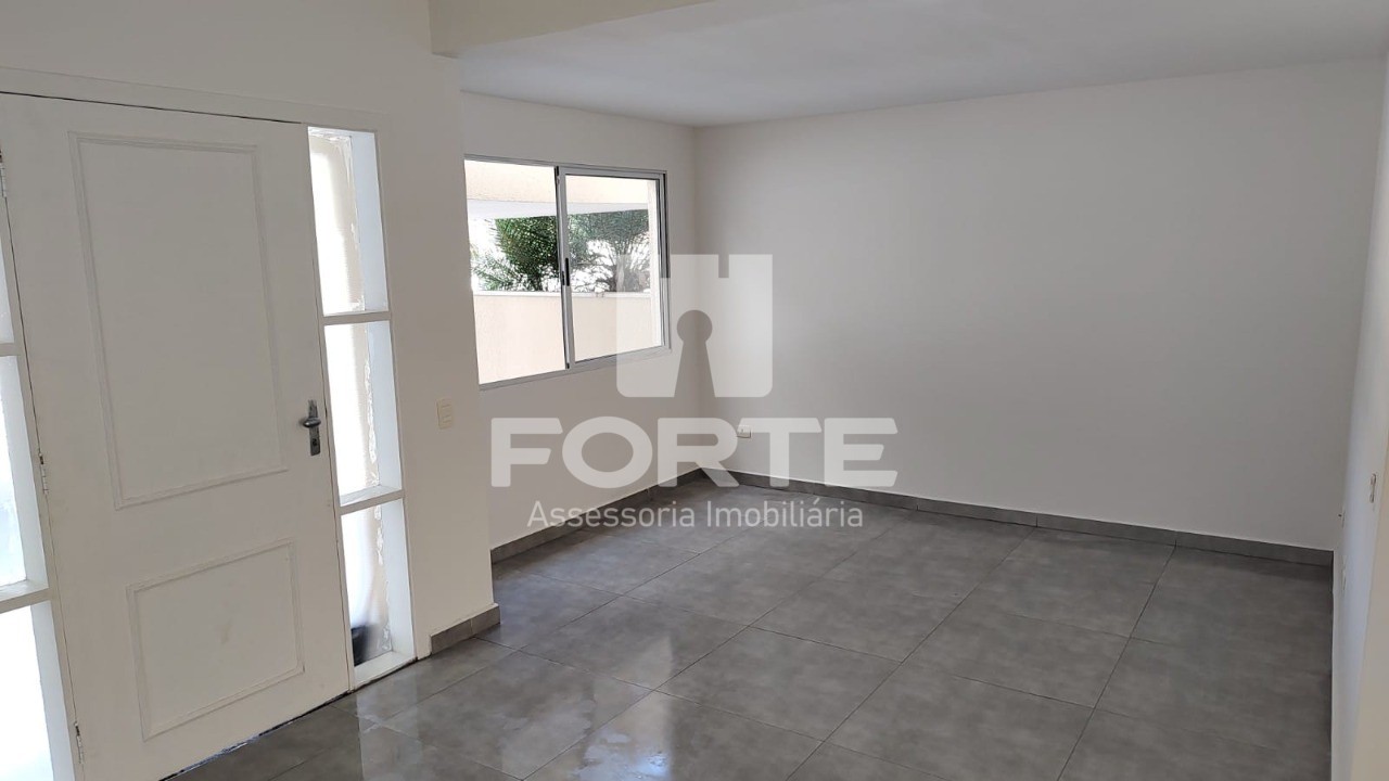 Casa à venda com 3 quartos, 178m² - Foto 3