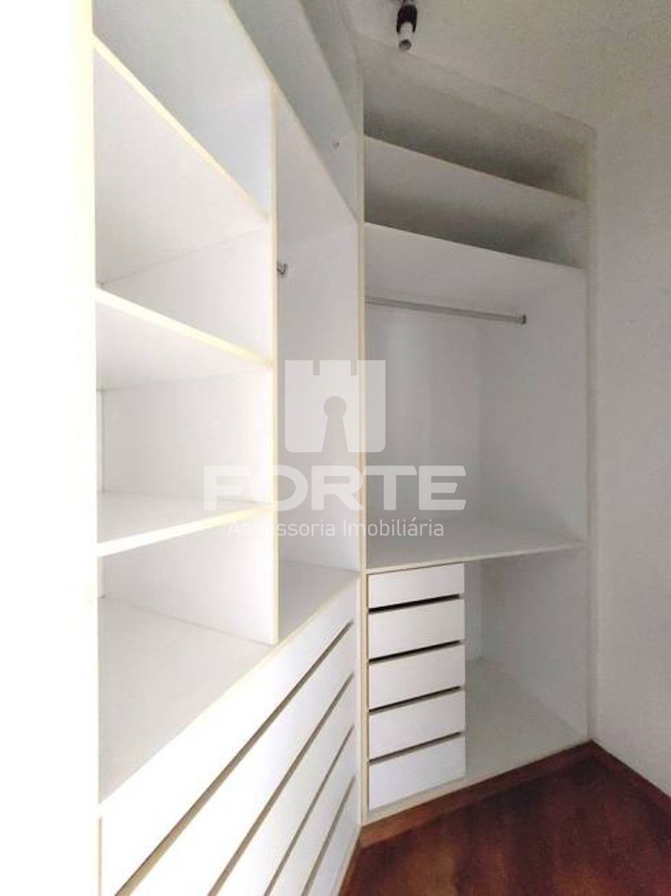 Apartamento à venda com 4 quartos, 146m² - Foto 15