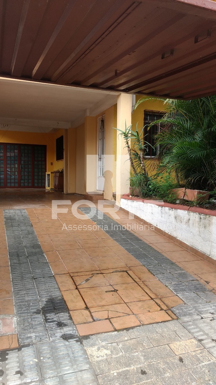 Casa à venda com 4 quartos, 250m² - Foto 18