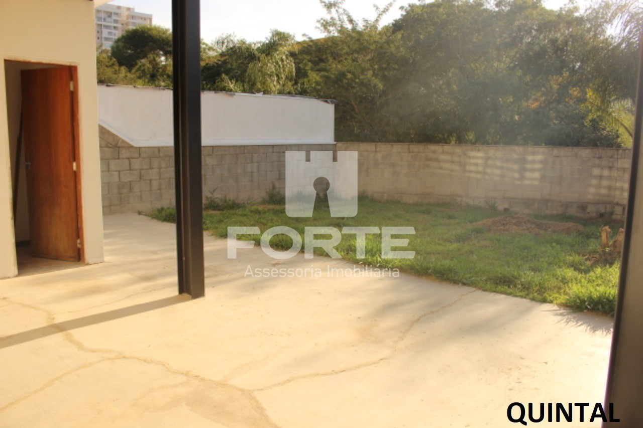 Casa à venda com 3 quartos, 312m² - Foto 3