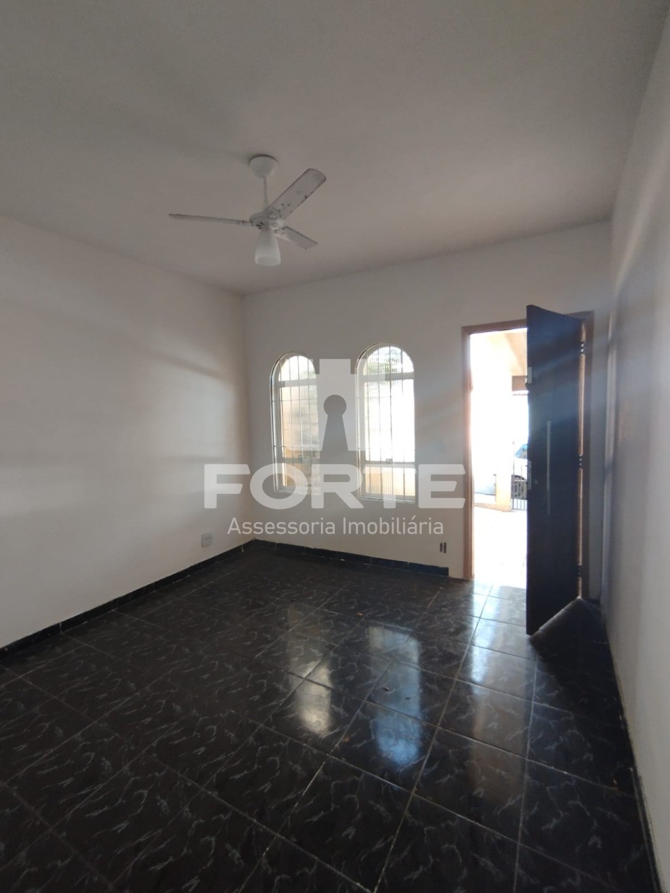 Casa à venda com 2 quartos, 150m² - Foto 10