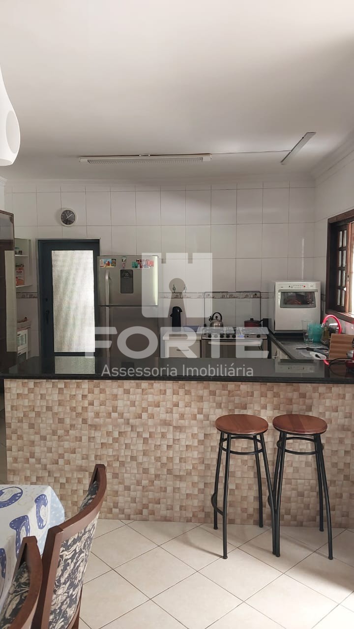 Casa à venda com 4 quartos, 212m² - Foto 12