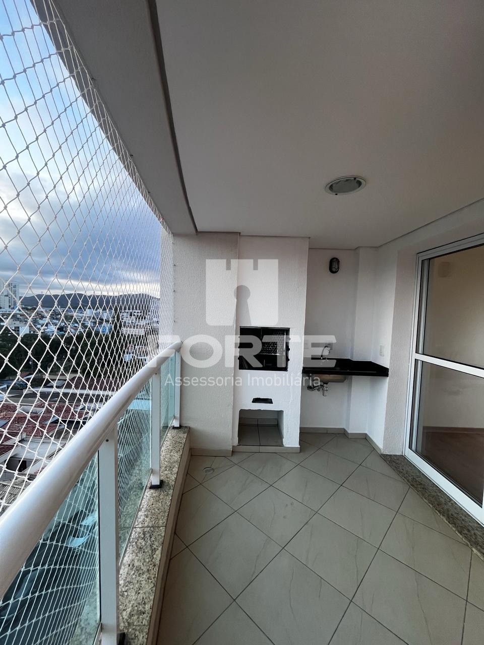 Apartamento à venda com 3 quartos, 73m² - Foto 1