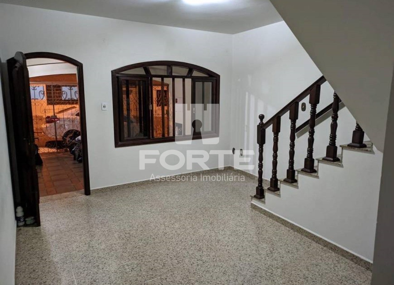 Casa à venda com 3 quartos, 194m² - Foto 2