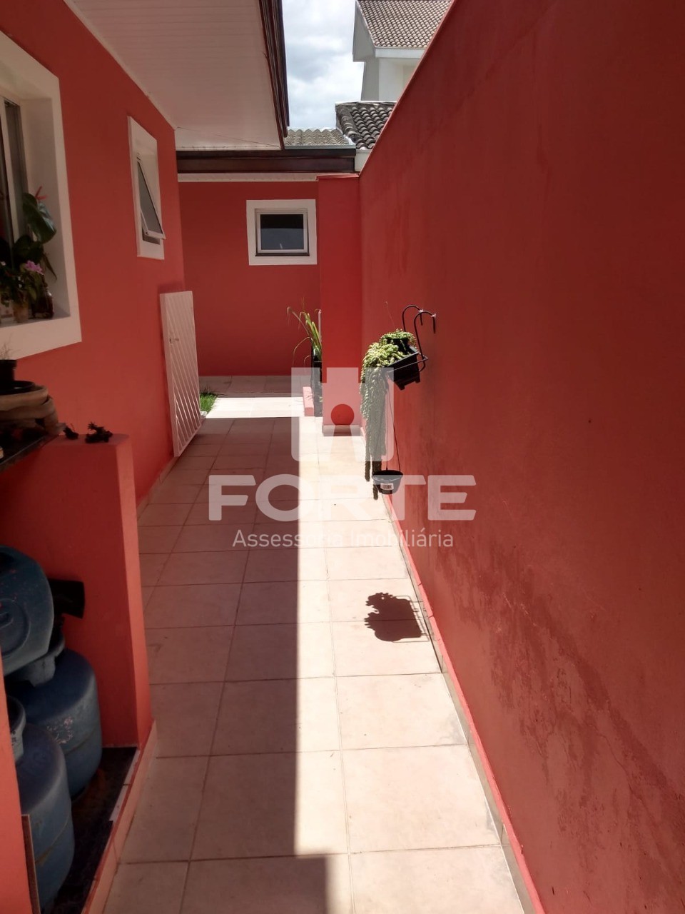 Casa à venda e aluguel com 3 quartos, 350m² - Foto 11