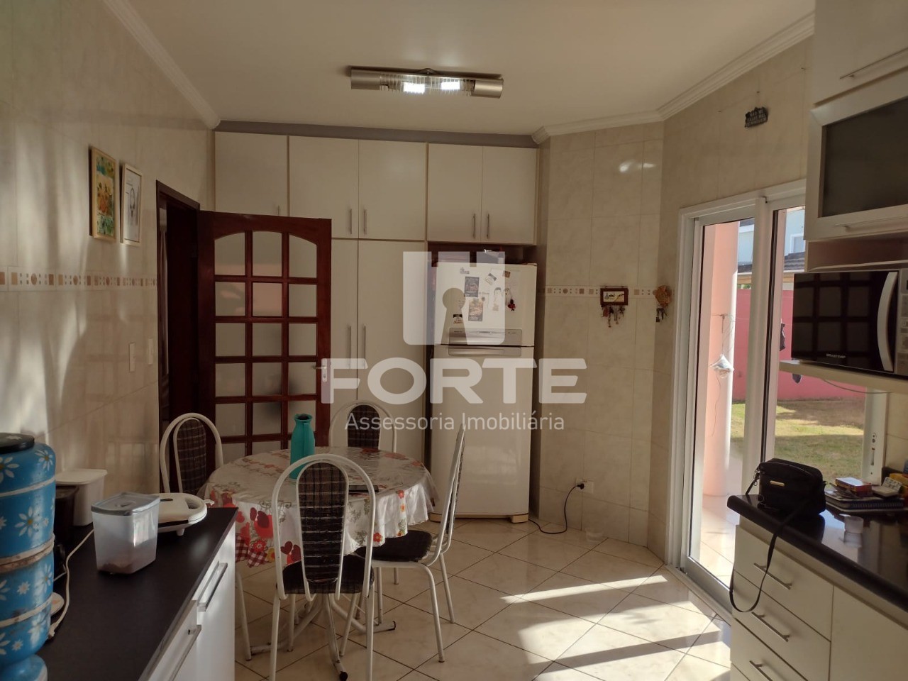 Casa à venda e aluguel com 3 quartos, 350m² - Foto 5