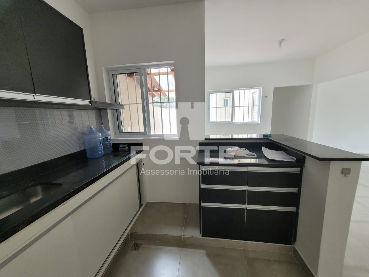 Casa à venda com 2 quartos, 123m² - Foto 1