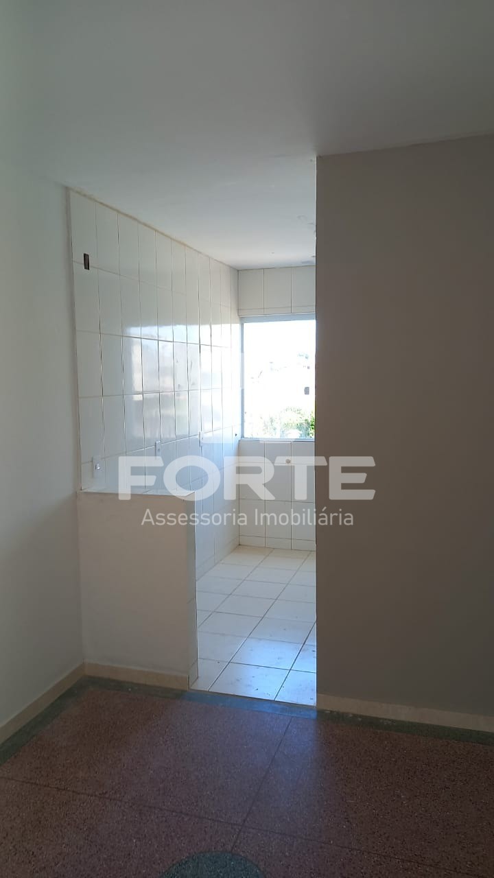 Apartamento à venda com 1 quarto, 42m² - Foto 2