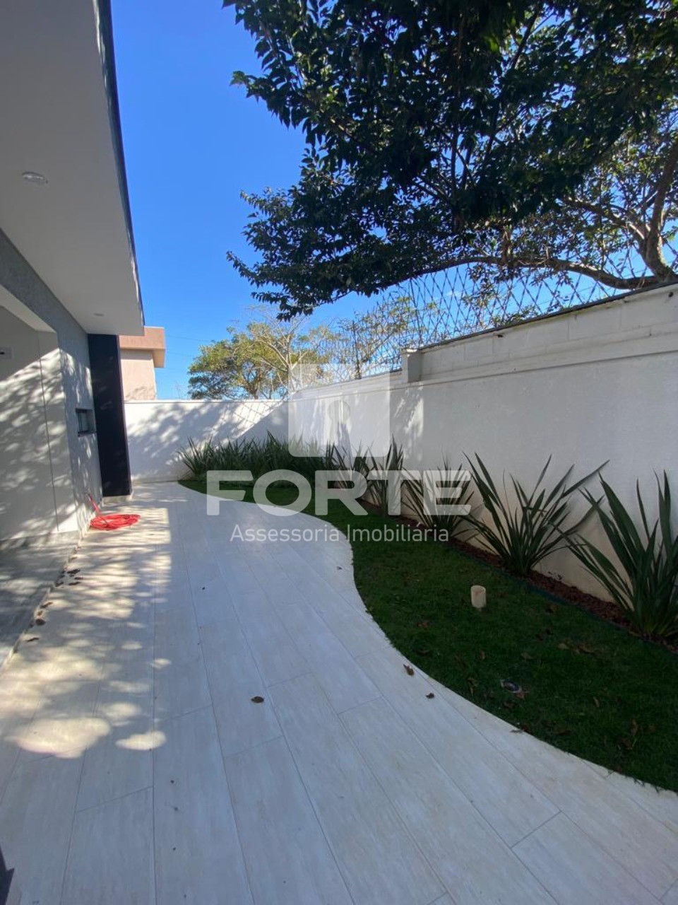 Casa à venda com 3 quartos, 200m² - Foto 5