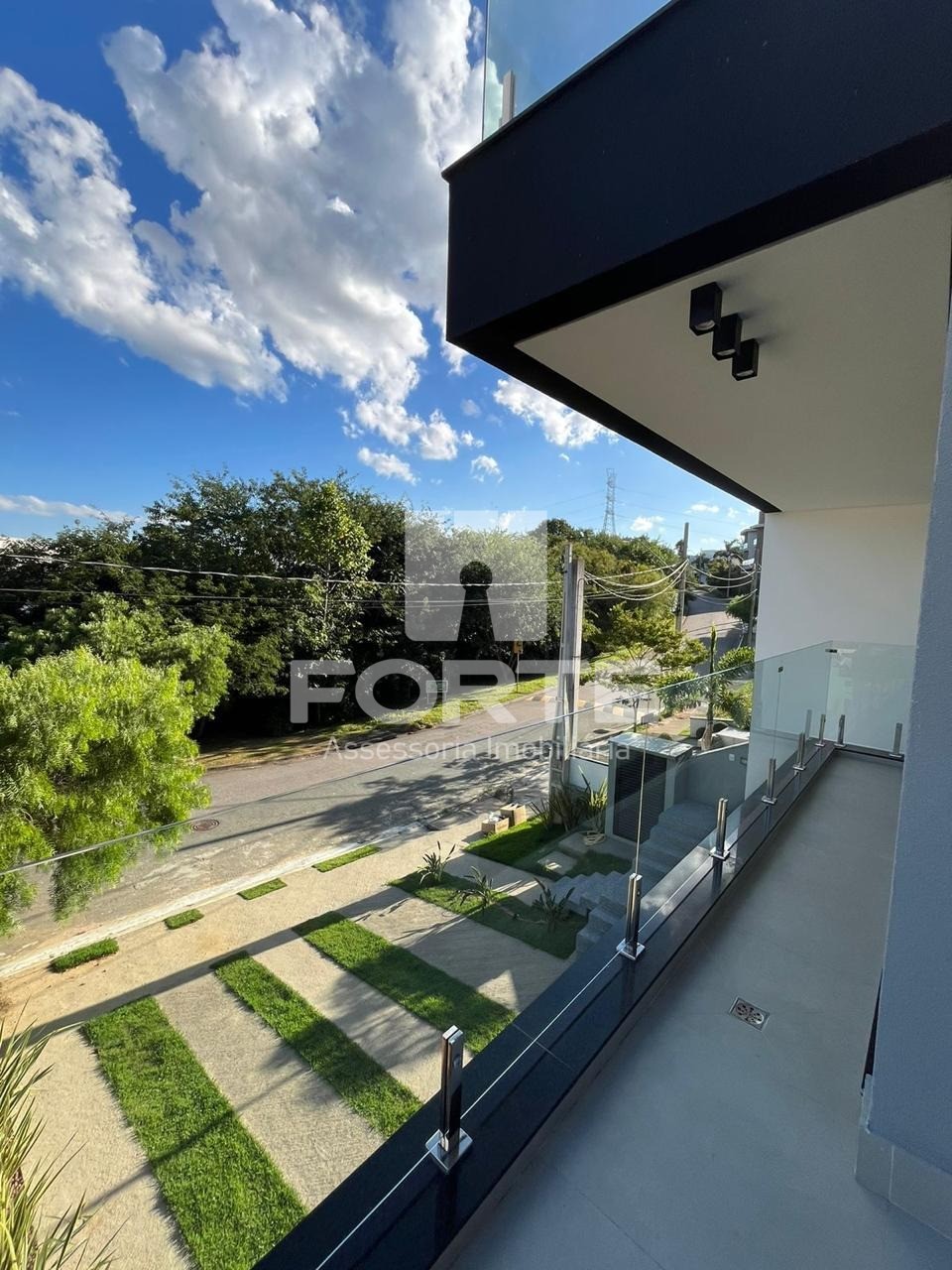 Casa à venda com 3 quartos, 220m² - Foto 8