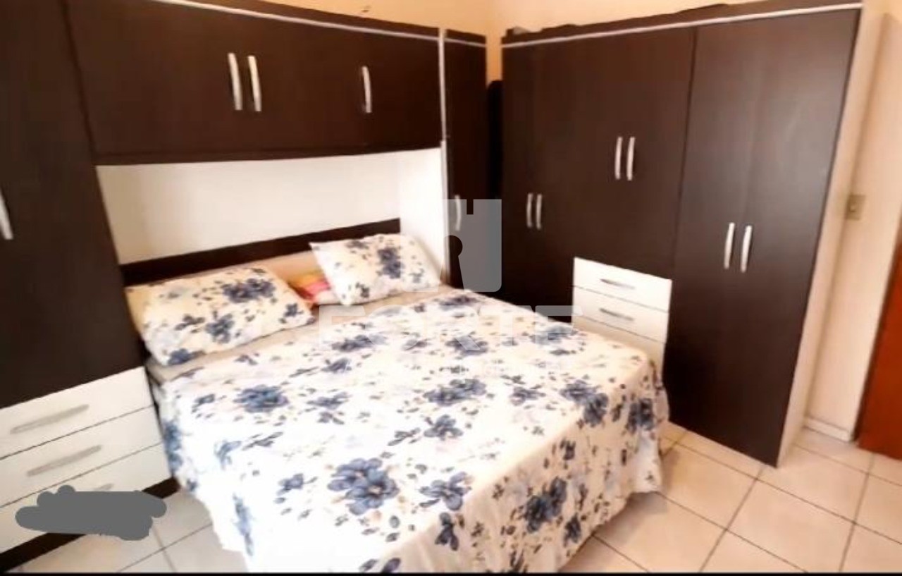 Casa à venda com 2 quartos, 130m² - Foto 9