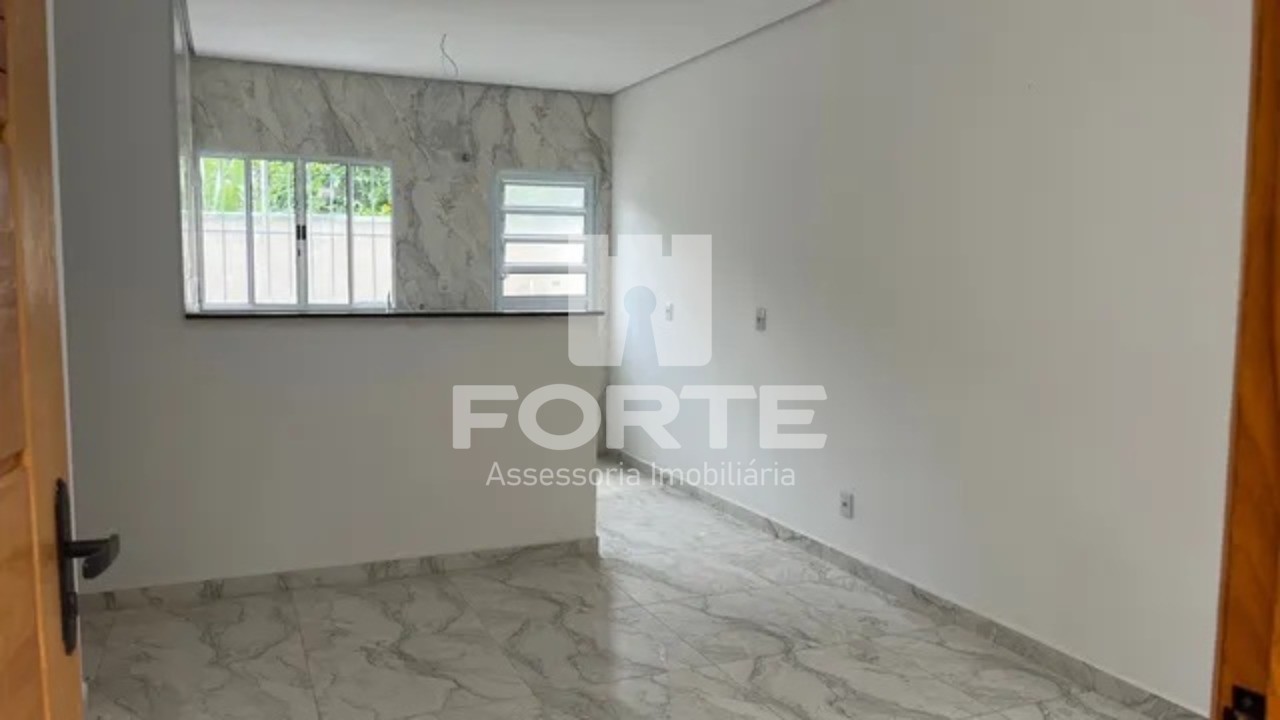 Casa à venda com 2 quartos, 50m² - Foto 2