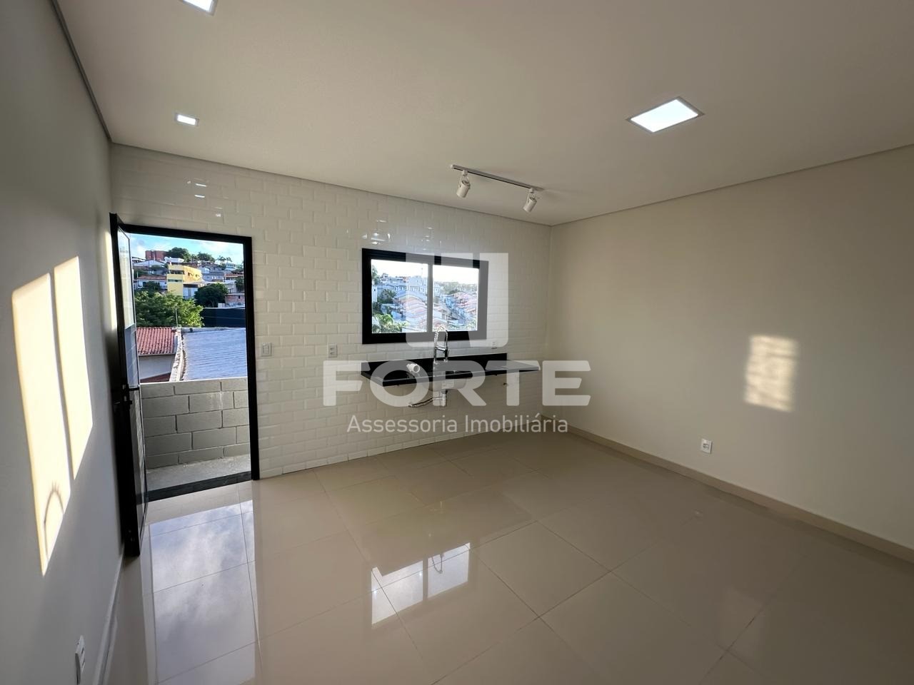 Casa à venda com 2 quartos, 91m² - Foto 4