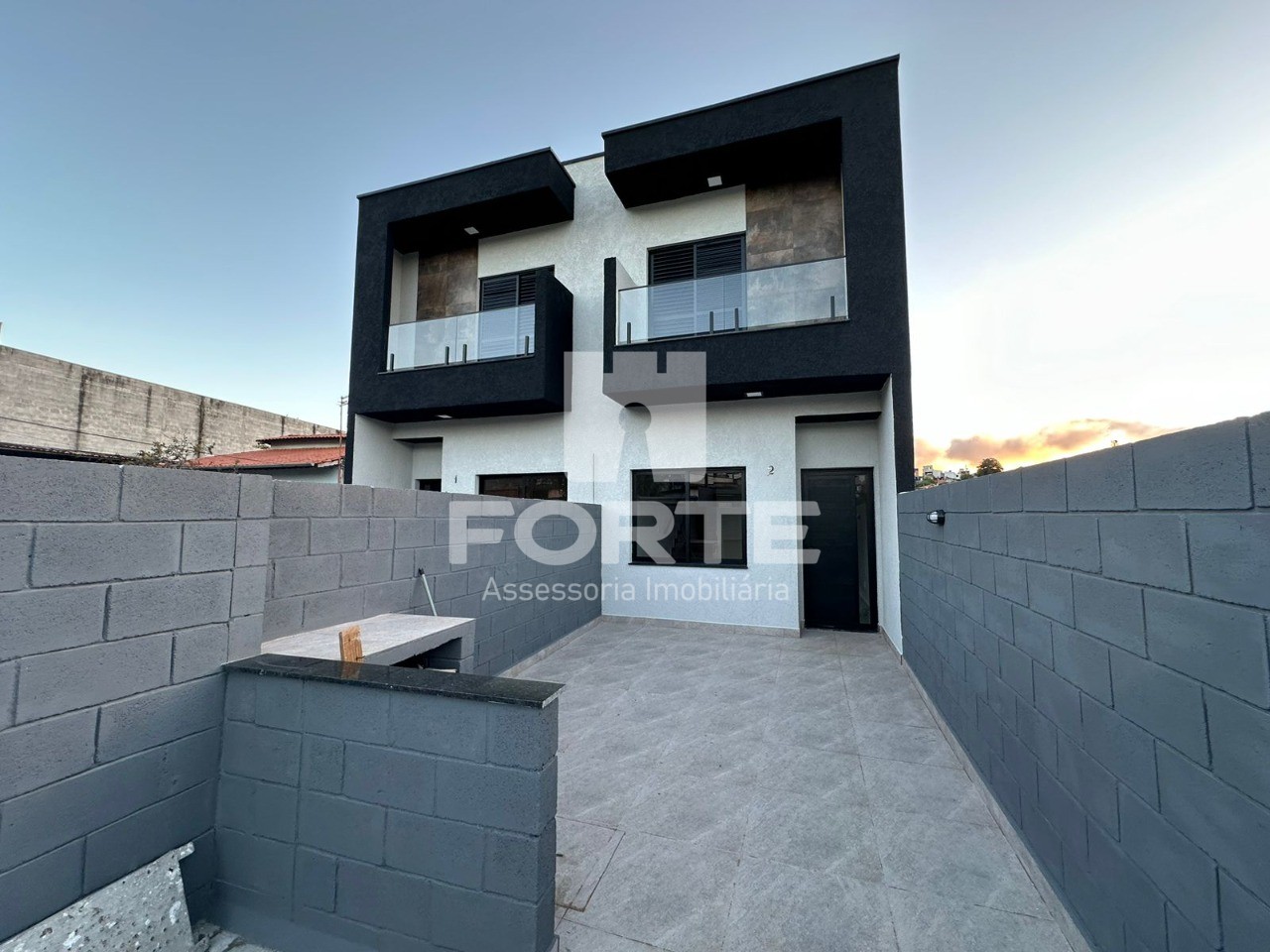 Casa à venda com 2 quartos, 82m² - Foto 2