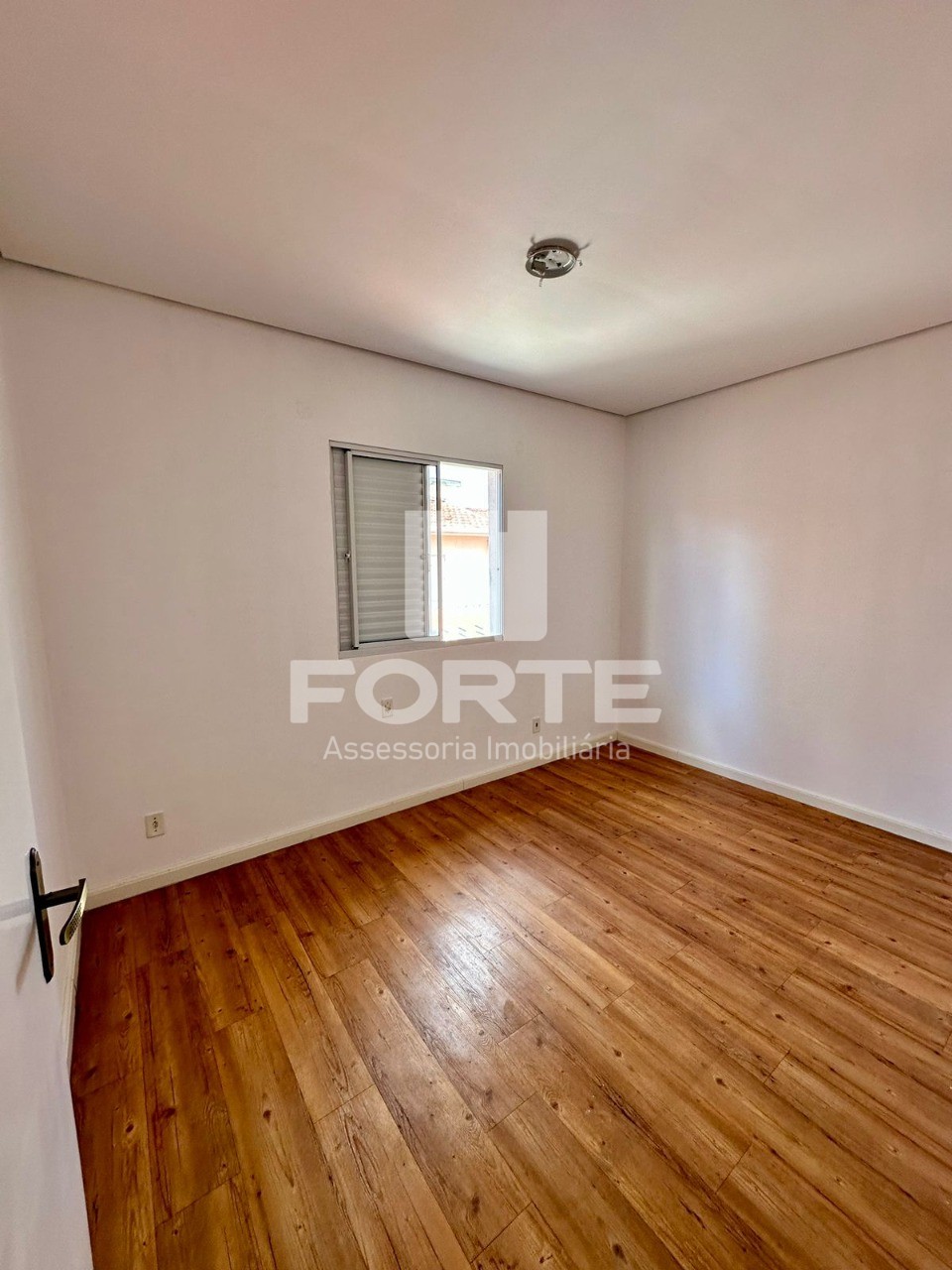 Casa à venda com 2 quartos, 1000m² - Foto 13