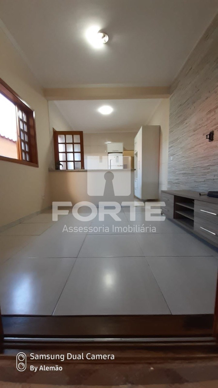 Casa à venda com 2 quartos, 108m² - Foto 3