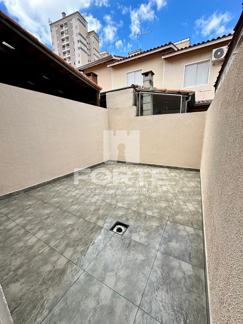 Casa à venda com 2 quartos, 1000m² - Foto 12