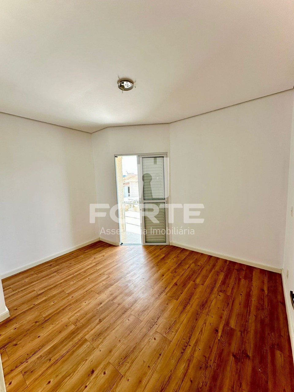 Casa à venda com 2 quartos, 1000m² - Foto 5