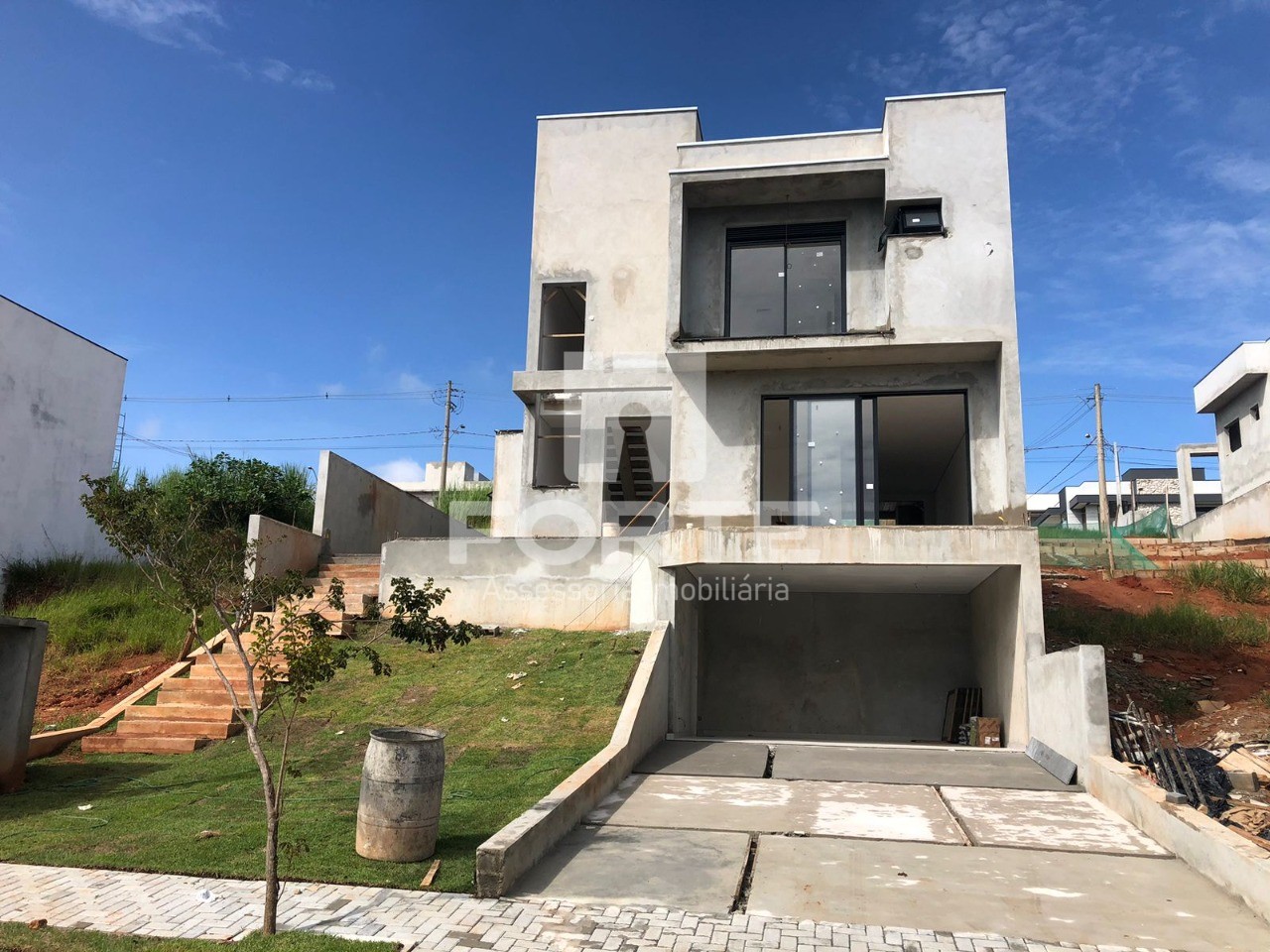 Casa à venda com 3 quartos, 210m² - Foto 2