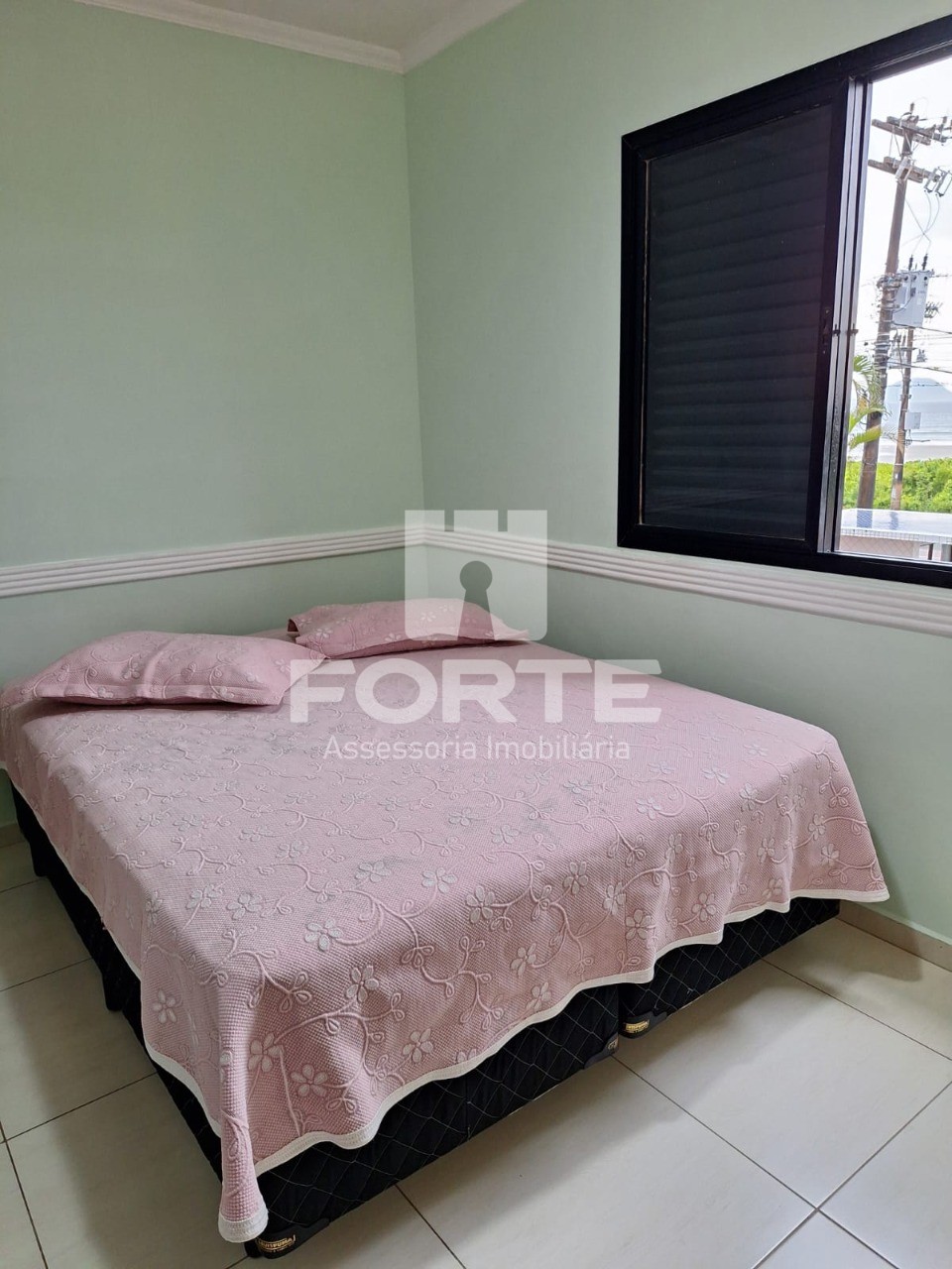 Apartamento para alugar com 2 quartos, 1500m² - Foto 2