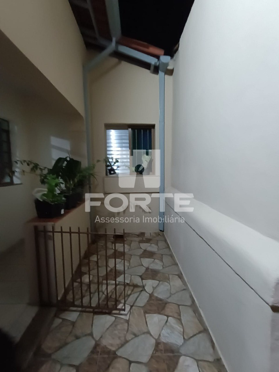 Casa à venda com 2 quartos, 52m² - Foto 2