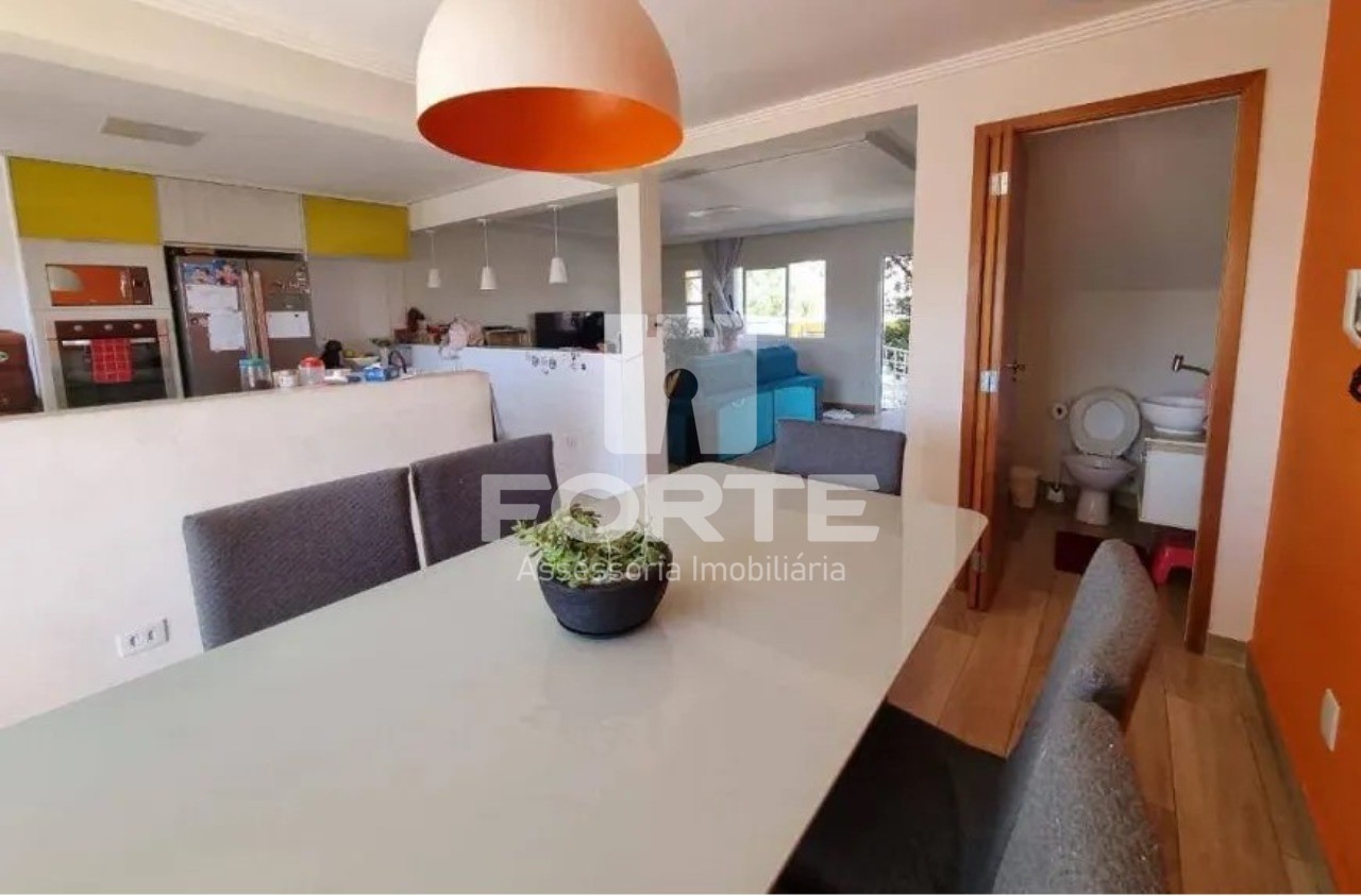 Casa à venda com 3 quartos, 189m² - Foto 8