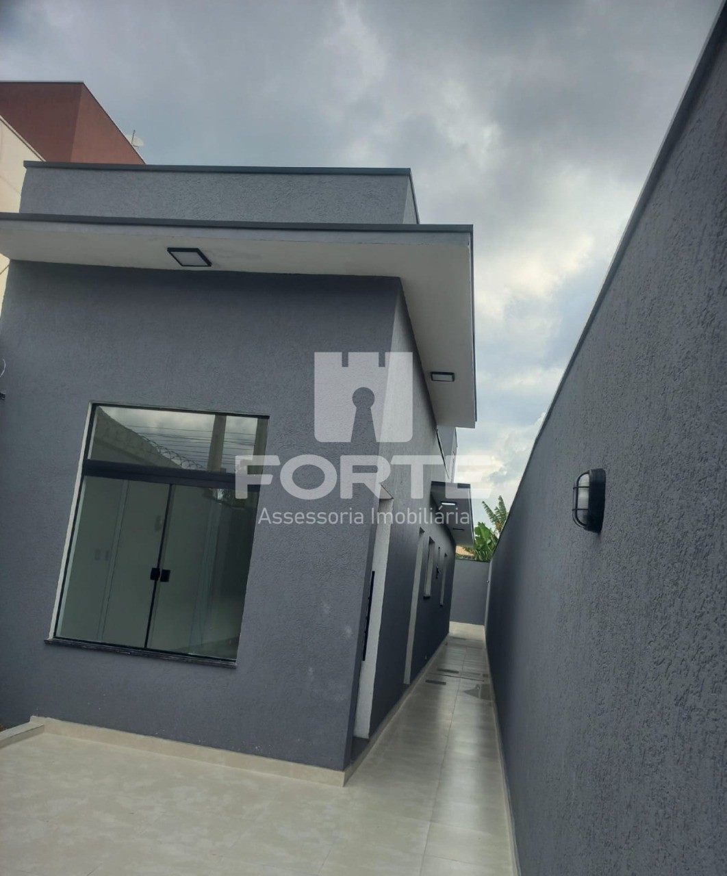 Casa à venda com 2 quartos, 78m² - Foto 2