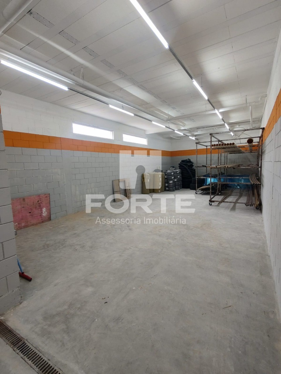 Depósito-Galpão-Armazém à venda e aluguel, 320m² - Foto 11