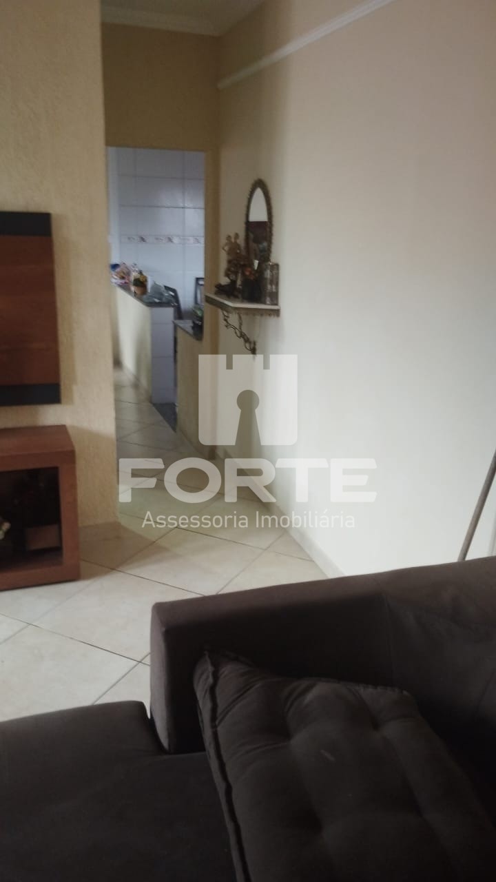 Casa à venda com 4 quartos, 170m² - Foto 4