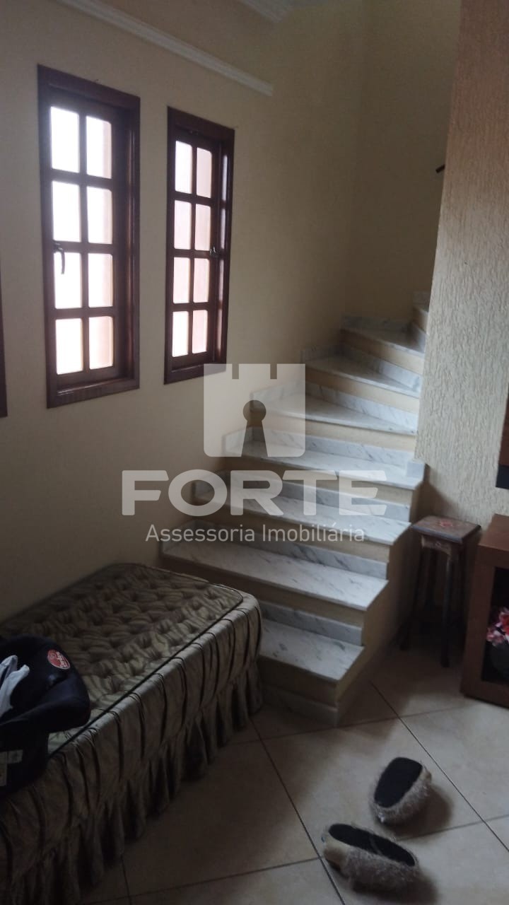 Casa à venda com 4 quartos, 170m² - Foto 6