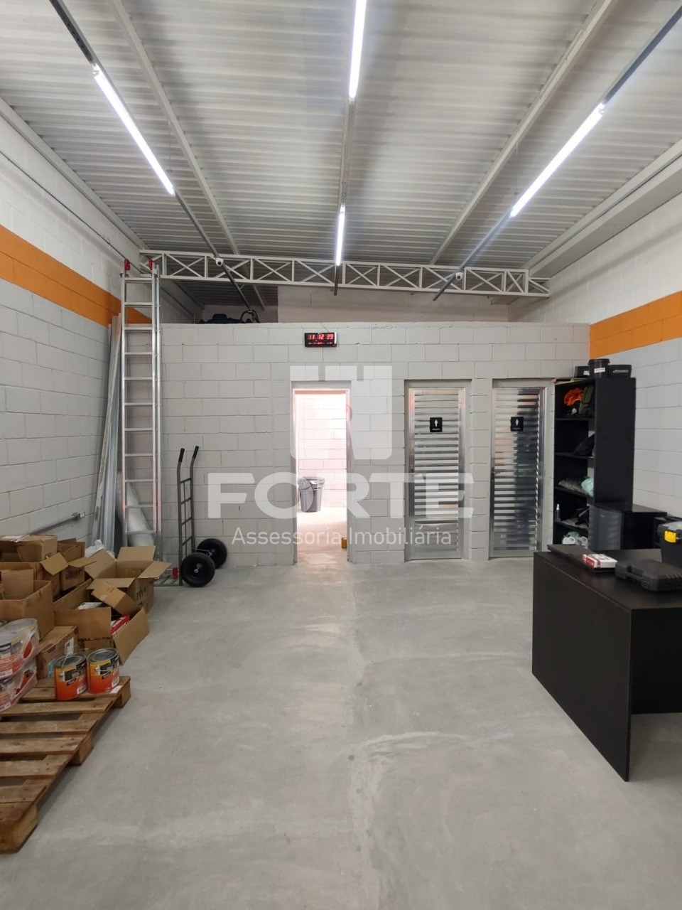 Depósito-Galpão-Armazém à venda e aluguel, 320m² - Foto 8