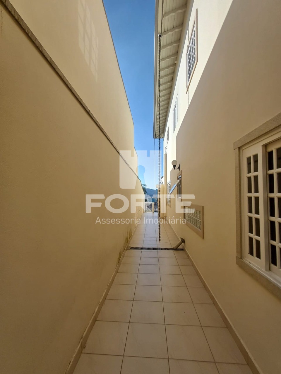 Casa à venda com 7 quartos, 309m² - Foto 15