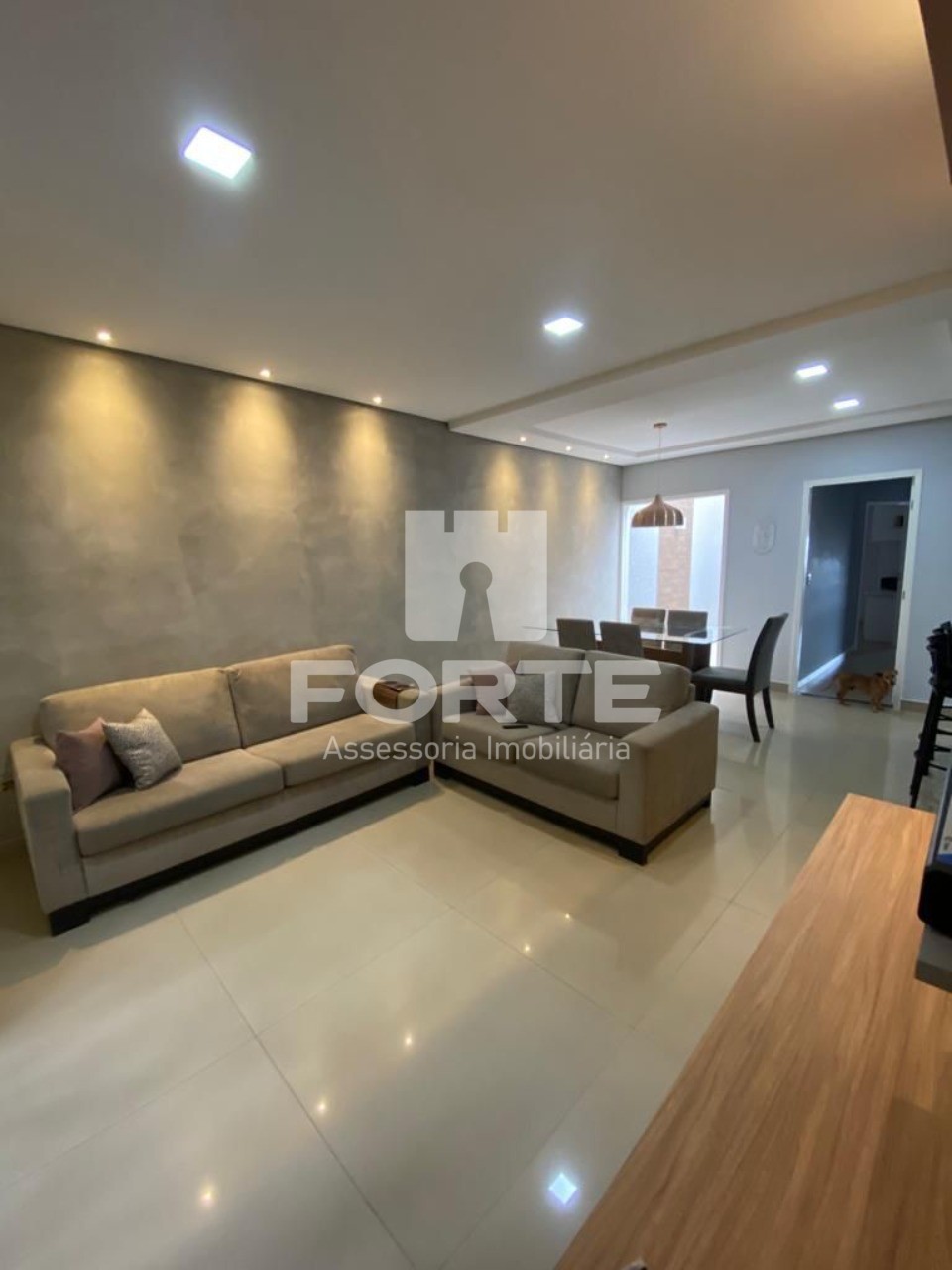 Casa à venda com 3 quartos, 165m² - Foto 2