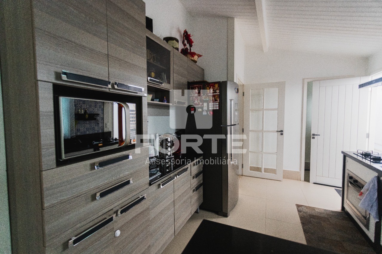 Casa à venda com 3 quartos, 193m² - Foto 18