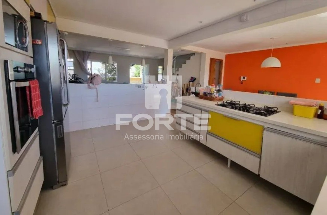 Casa à venda com 3 quartos, 189m² - Foto 1