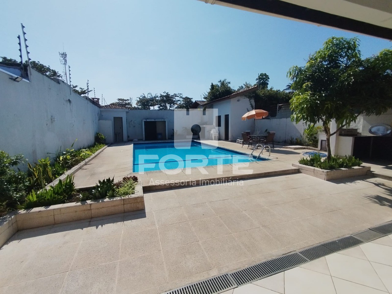 Casa à venda com 5 quartos, 400m² - Foto 4