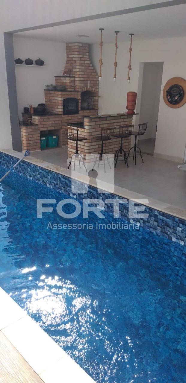 Casa à venda com 3 quartos, 220m² - Foto 3